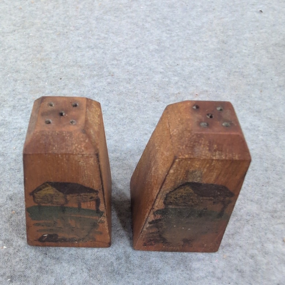 Vintage Hand Painted Wooden Cabin Salt and Pepper Shakers Rustic Folk Art Set - Picture 2 of 8